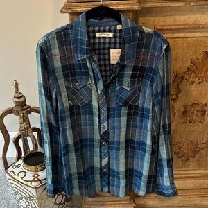 NWT Orvis Blue Plaid Women’s Button-Up Shirt